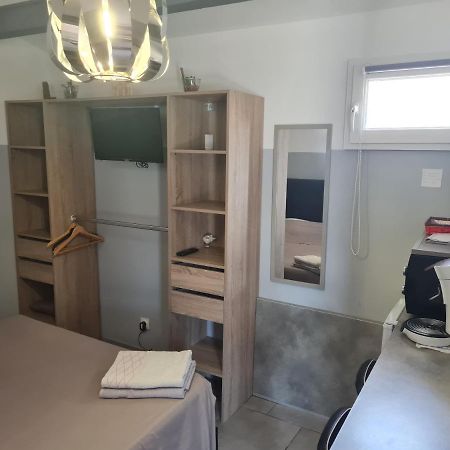 Chambre Cosy Avec Terrasse Apartment Арл Екстериор снимка